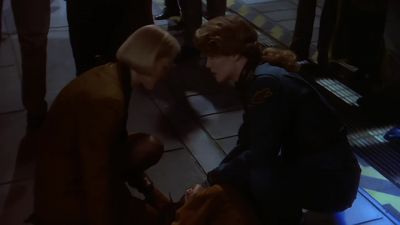 - Get Dr. Franklin.
- You know this girl? - Babylon 5