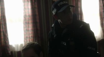 - Get everyone out.
- All right, everyone out! - Line of Duty