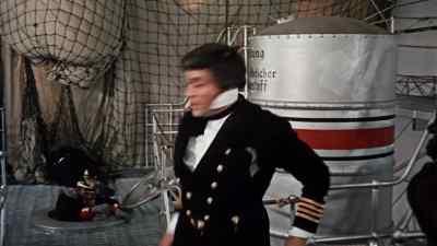 - Get him.
- This way. After him. - The Assassination Bureau