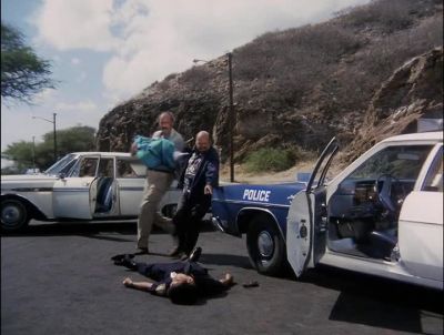 GET HIS GUN
AND THAT AMMO BELT. - Hawaii Five-0