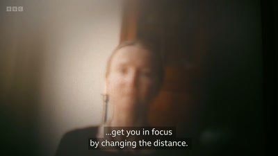 Get you in focus
by changing the distance. - Close to Vermeer