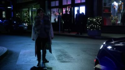 Get in. I'll save you. - Smallville