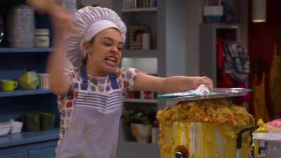 Get in that pot, you dumb bubble! - That Girl Lay Lay