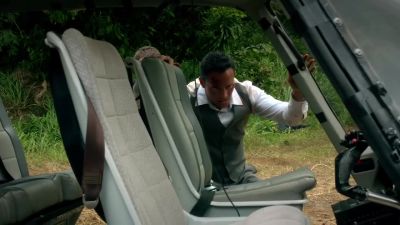 Get in. - Hawaii Five-0