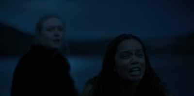 -Get in the boat!
-Daniel, run! Daniel! - The Watchers