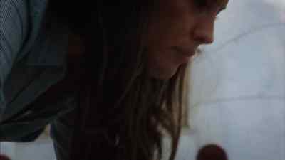 Get in there, cuff her. - The Leftovers