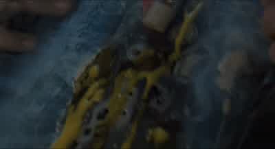- Get it off! - Aliens