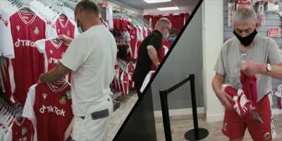 ♪ Get that money ♪ - Welcome to Wrexham