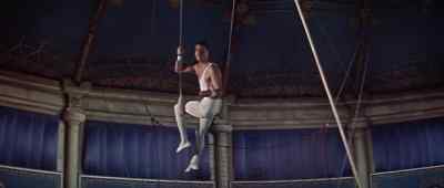 Get off that bar. - Trapeze