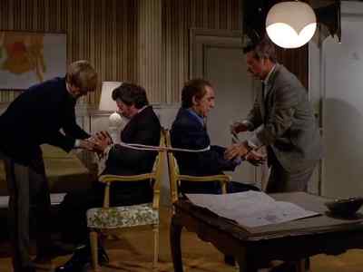 Get it off. Get it off. - Mission: Impossible