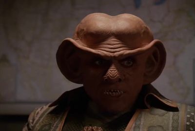 Get this off me. - Star Trek: Deep Space Nine