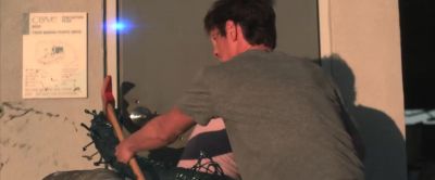 Get off of me! Get off! - Skyline