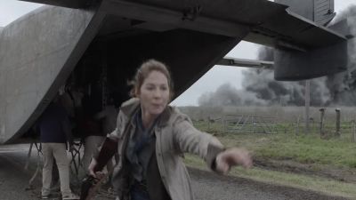 - Get on. Get on.
- John. - Fear the Walking Dead