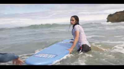 Get on, get on. - Surviving Summer