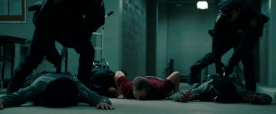 - Get on the ground!
- Get on the fucking ground. - The Town