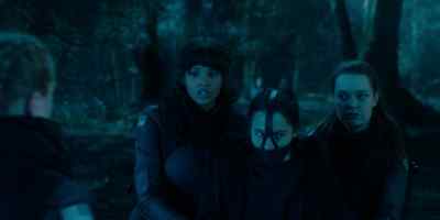-Get her onboard.
-Be careful with her.
She's dangerous. - Motherland: Fort Salem