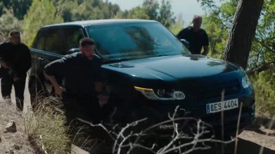 Get out of the car. - FBI: International