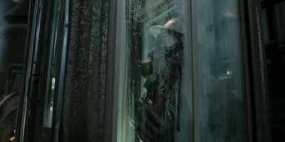 -Get out of the way!
-[men groan] - A Series of Unfortunate Events