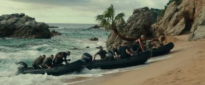 - Get out.
- Okay. Jump. - Uncharted