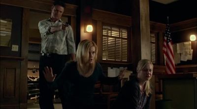 - Get over there.
-All right. All right. - Haven