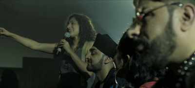 Get ready and give it up
for our five contenders - Gully Boy