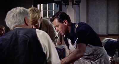 - Get some laudanum.
- There is no more, sir. - The Horse Soldiers