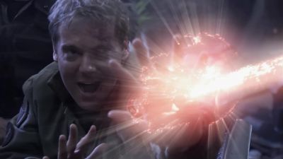 - Get to the gate now.
- I'm not leaving you here. - Stargate SG-1