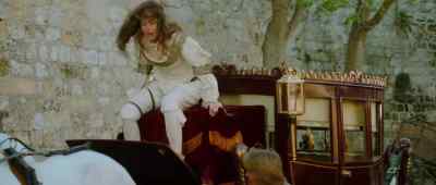 Get the reins. Grab them. - Cutthroat Island