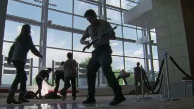 - Get them doors open! - The Walking Dead