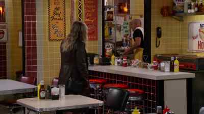 Get there. Get there! - How I Met Your Father