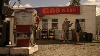 - Get this to your father.
- Why not just deliver it to him yourself? - Smallville