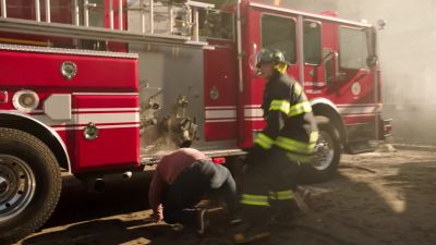 Get under the trucks!
Under the trucks! Now! - 9-1-1
