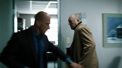 Get up. Get up.
Get in there. - Law & Order: Organized Crime