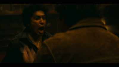 Get it up there! Get it up! - Narcos: Mexico
