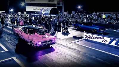 Get up there. Light the first
bulb, he lights the second bulb. - Street Outlaws No Prep Kings Team Attack