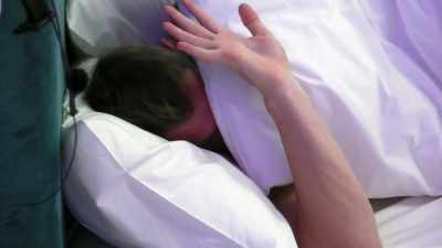 GET UP, YOU SWEETHEART. - Love Island