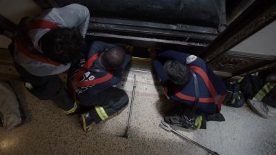 Get us out of here. Hurry! - Chicago Fire