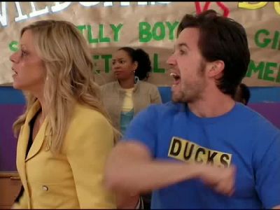 Get him with the elbow! - It's Always Sunny in Philadelphia