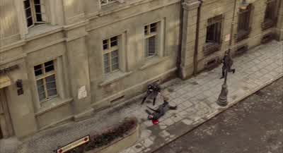 Get your ass down! - The Pianist