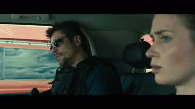 Get your service weapon out. - Sicario