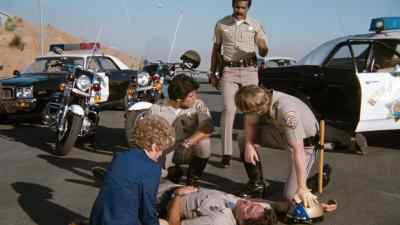 Getraer's on his way.
Paramedics are right behind me. - CHiPs