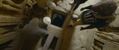 [Ghareeb] There's a wall here, I think,
a mudbrick wall. - Secrets of the Saqqara Tomb