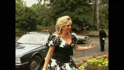 Ghislaine would be there,
I think, bringing in friends, - Who is Ghislaine Maxwell?