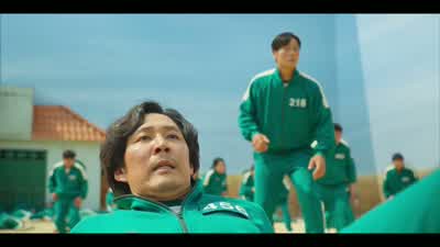 -- Gi-hun, don't look back. - Squid Game