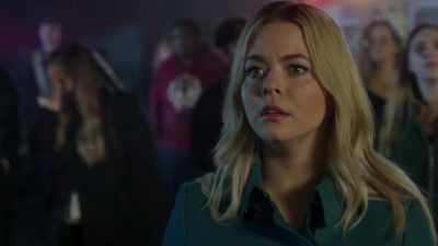 ♪ Giants calling
round the bend ♪ - Pretty Little Liars: The Perfectionists