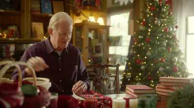 - Gift baskets,
each one includes - Dear Christmas
