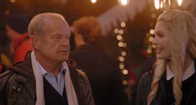 [giggles] - Father Christmas Is Back