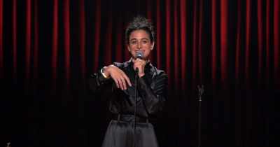 [giggles] - Jenny Slate: Stage Fright