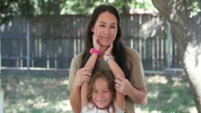 [ Giggles ] - Fixer Upper: Behind the Design