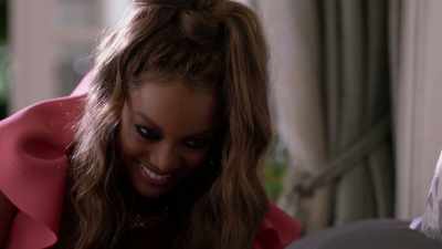 (giggles) - Life-Size 2